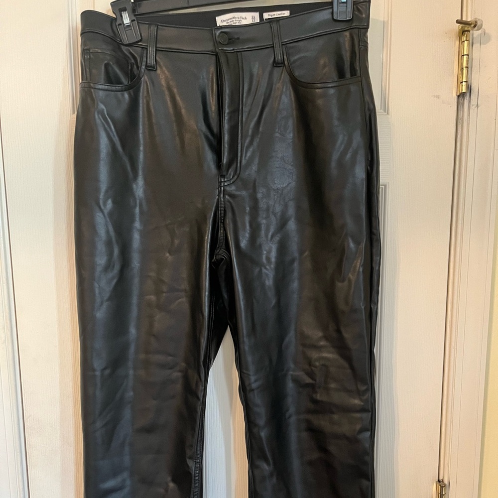 Abercrombie & Fitch 90s Straight Ultra High-Rise Vegan Leather Pants